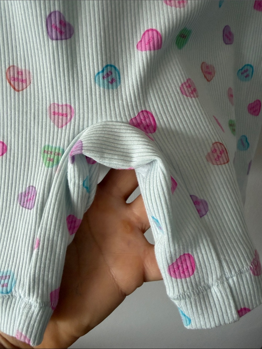 SKIMS Soft Lounge Scoop Onesie Cloud Candy Heart Print Ribbed Romper Size M NWT - Picture 3 of 6